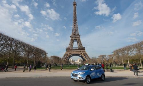 Fuel cell taxi in paris 2