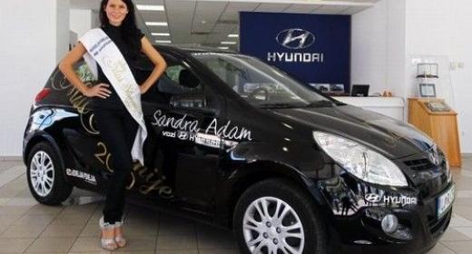 Miss Slovenije 2010, Sandra Adam, vozi Hyundai i20