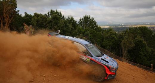 Hyundai i20 WRC zmagovalec relija po Sardiniji
